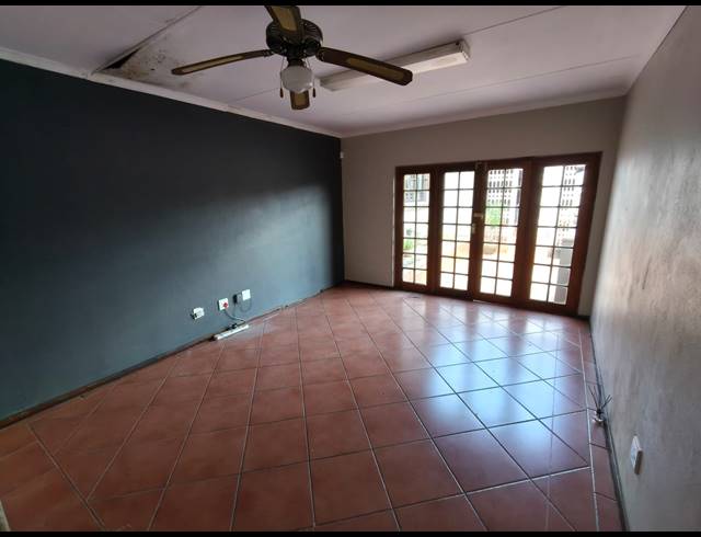 4 BEDROOM HOUSE FOR SALE IN CASHAN